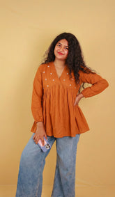 RUST BLOOM WITH WHITE EMBROIDERY SHORT TOP (SU 676)