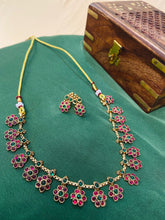 Multicolor Floral Stone Necklace Set
