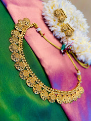 Traditional Floral Gold-Plated Necklace Set