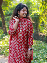 Red Muslin Kurtha 3 piece Set SU 10