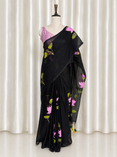 മധുമലർ🌸🖤FLORAL HAND PAINTED SOFT MUL COTTON SAREE (SU 866)
