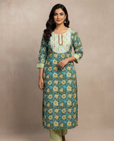 Light Green kurthi top with front red thread works & pants ( su 203 )