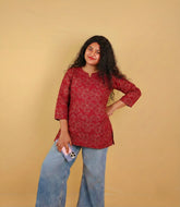 MAROON BLOSSOM SHORT KURTHI (SU 681)
