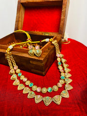 Ethnic Kundan-Inspired Golden Necklace Set ( SJ 52)