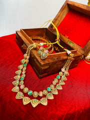 Ethnic Kundan-Inspired Golden Necklace Set ( SJ 52)