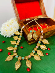 Antique Golden Oval Motif Necklace Set