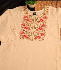OFF WHITE KURTHI WITH FRONT FLORAL WORK ( SU - 170)
