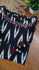 BLACK FLAME CHARM TOP (SU 438)