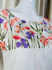 WHITE HAKOBA TOP WITH FLORAL ROUND NECK (SU 301)