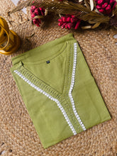 GREEN PLAIN WITH WHITE BEADS & EMROIDERY KURTHI (SU 617)