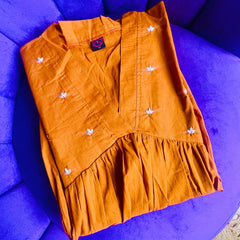 RUST BLOOM WITH WHITE EMBROIDERY SHORT TOP (SU 676)