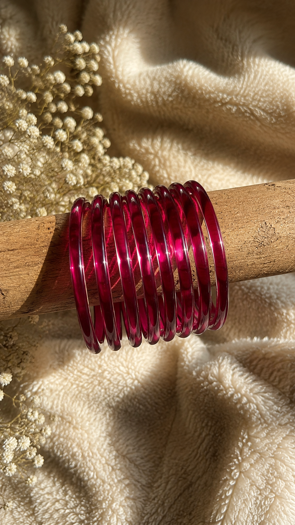 GLOSSY WINE COLOURED GLASS BANGLE SET ( SJ 147)