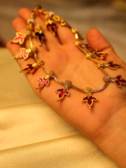 Red Floral Vine Necklace 🌸✨