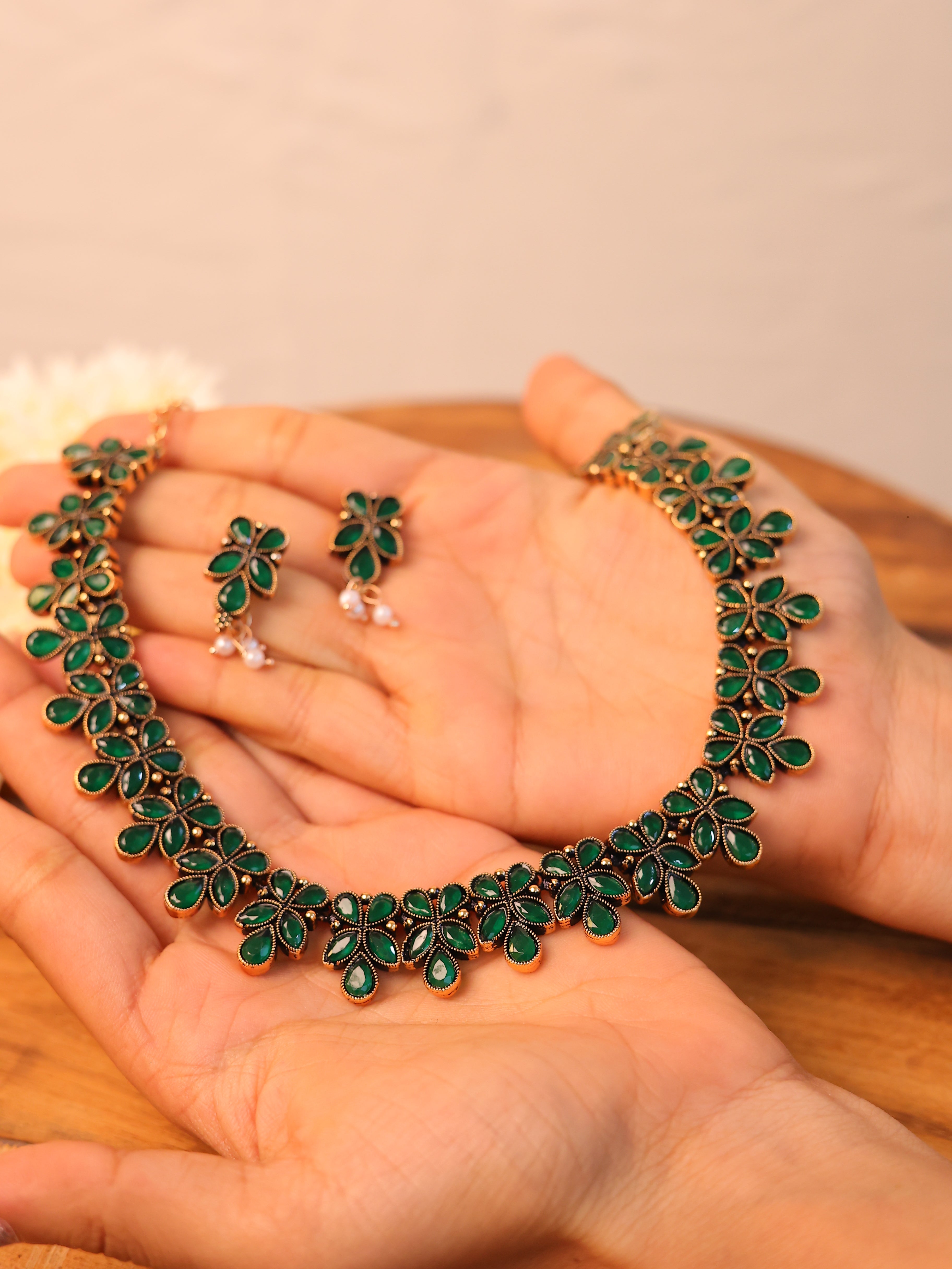 Emerald green stone necklace set