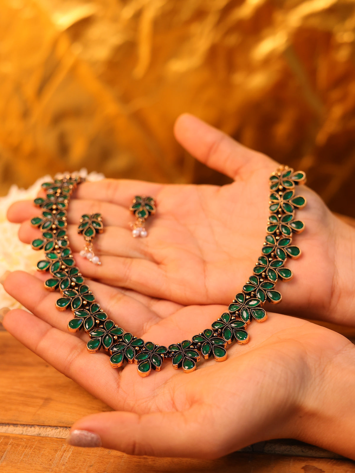 Emerald green stone necklace set