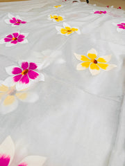 ANANYA🌸HAND PAINTED FLORAL MUL COTTON SAREE ✨(SU 809)