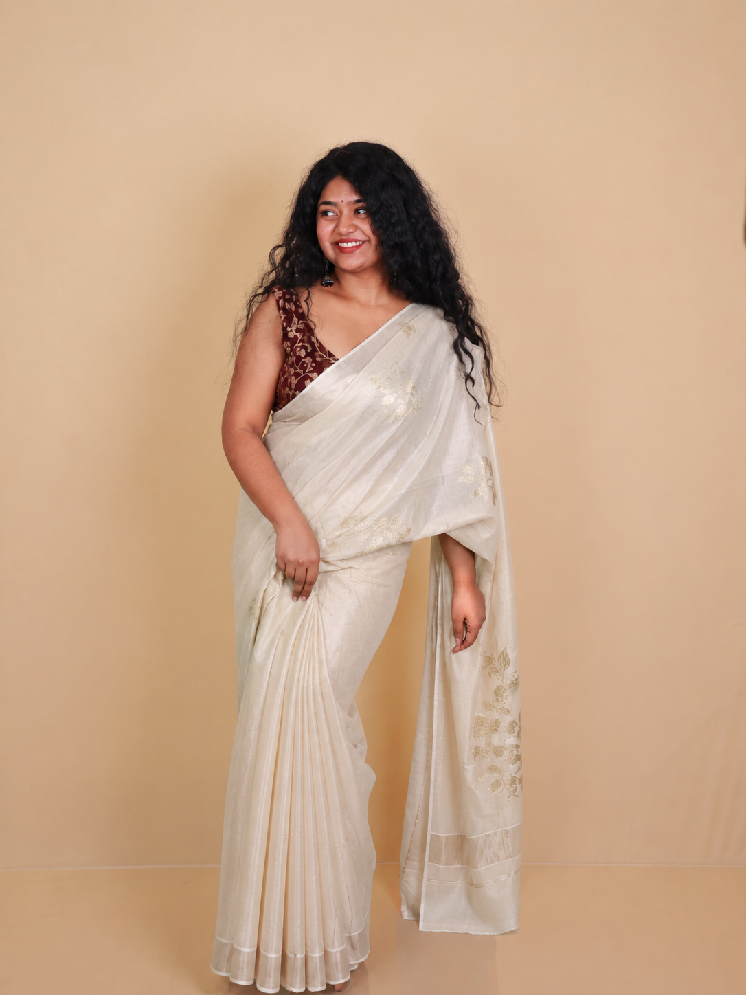 CHAMPAGNE FLORAL WITH THREAD EMBROIDERY SET SAREE(SU 785)✨🌼