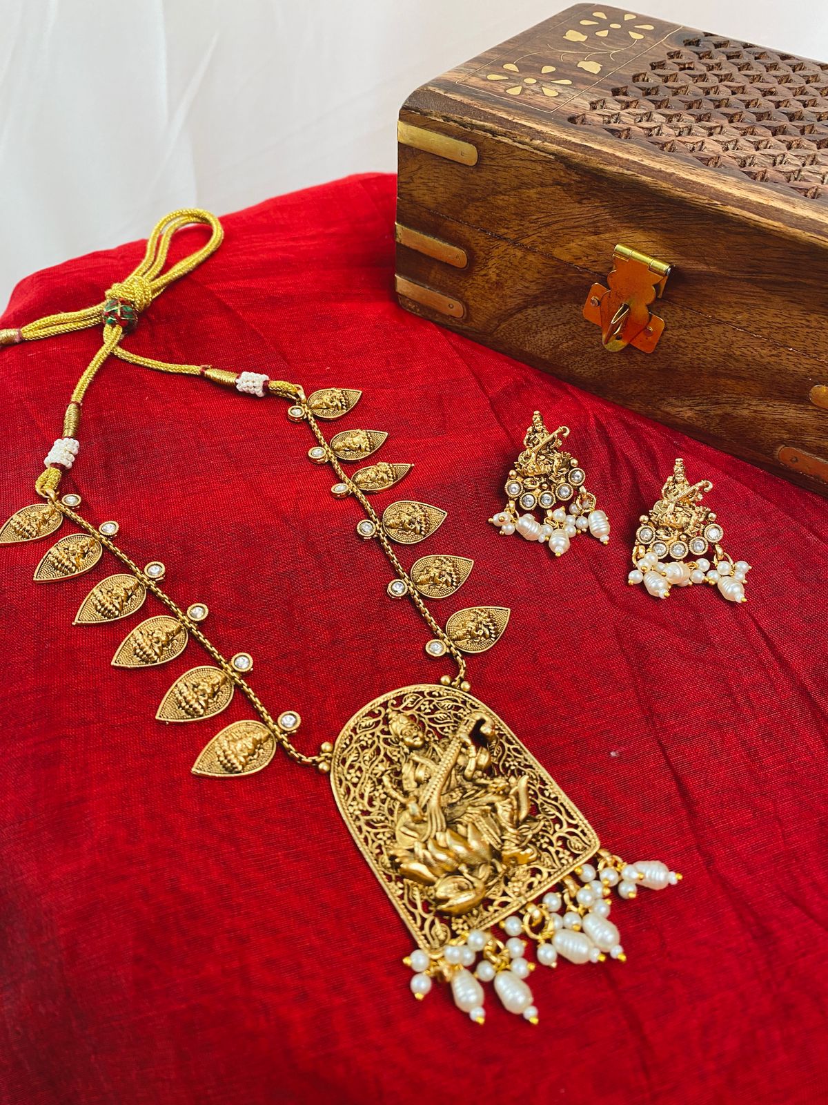 Antique Gold Saraswati Temple Necklace Set
