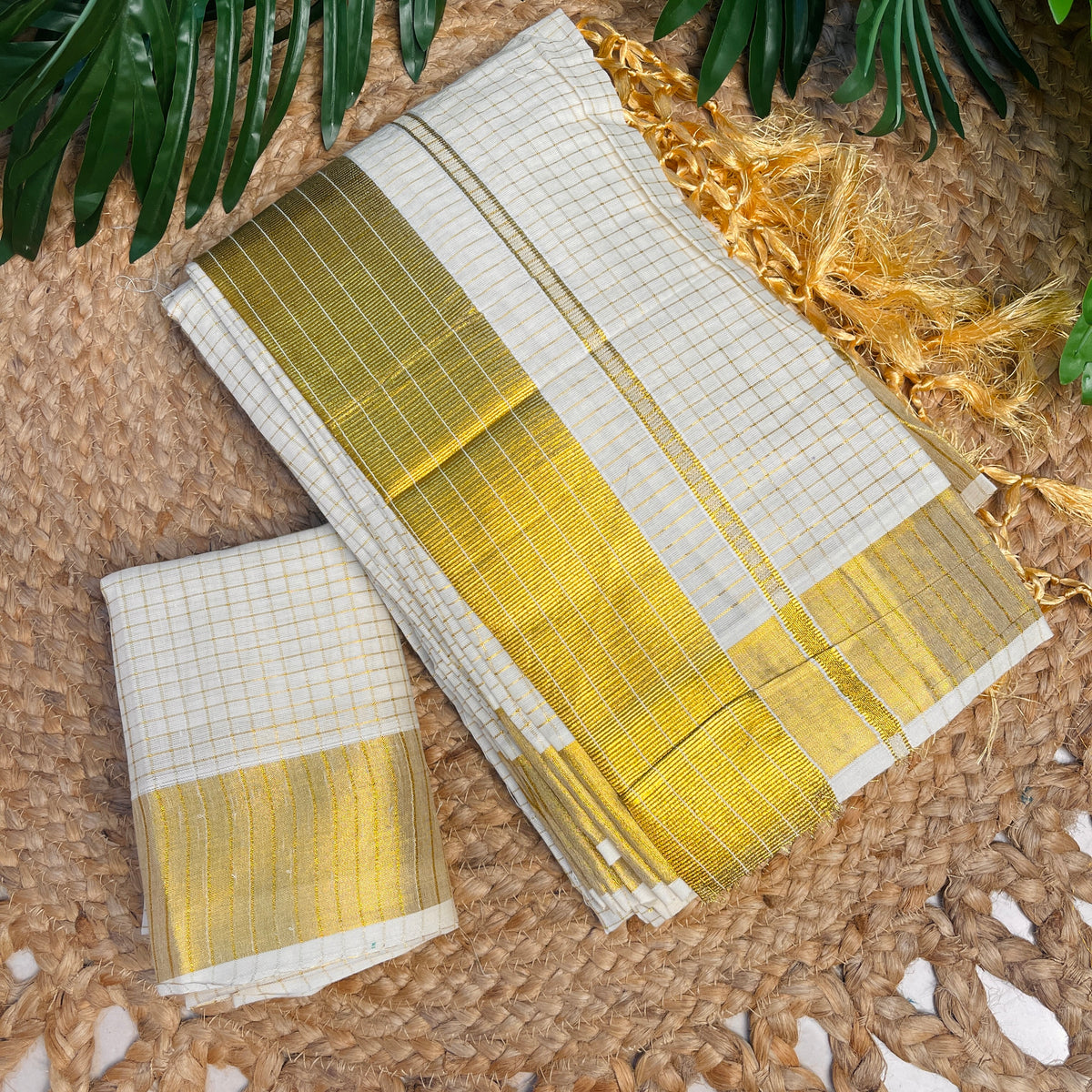 SMALL CHECK PATTERN WHITE COTTON READY TO WEAR SAREE WITH BLOUSE PIECE (SU 878)