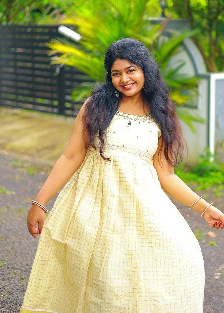 Elegant sleeveless mirror work frock top