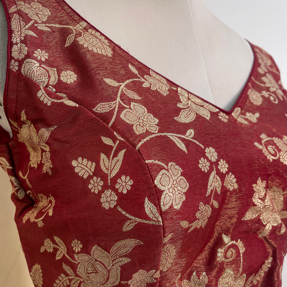 MAROON ELEGANCE✨BROCADE READYMADE BLOUSE (SU 882)