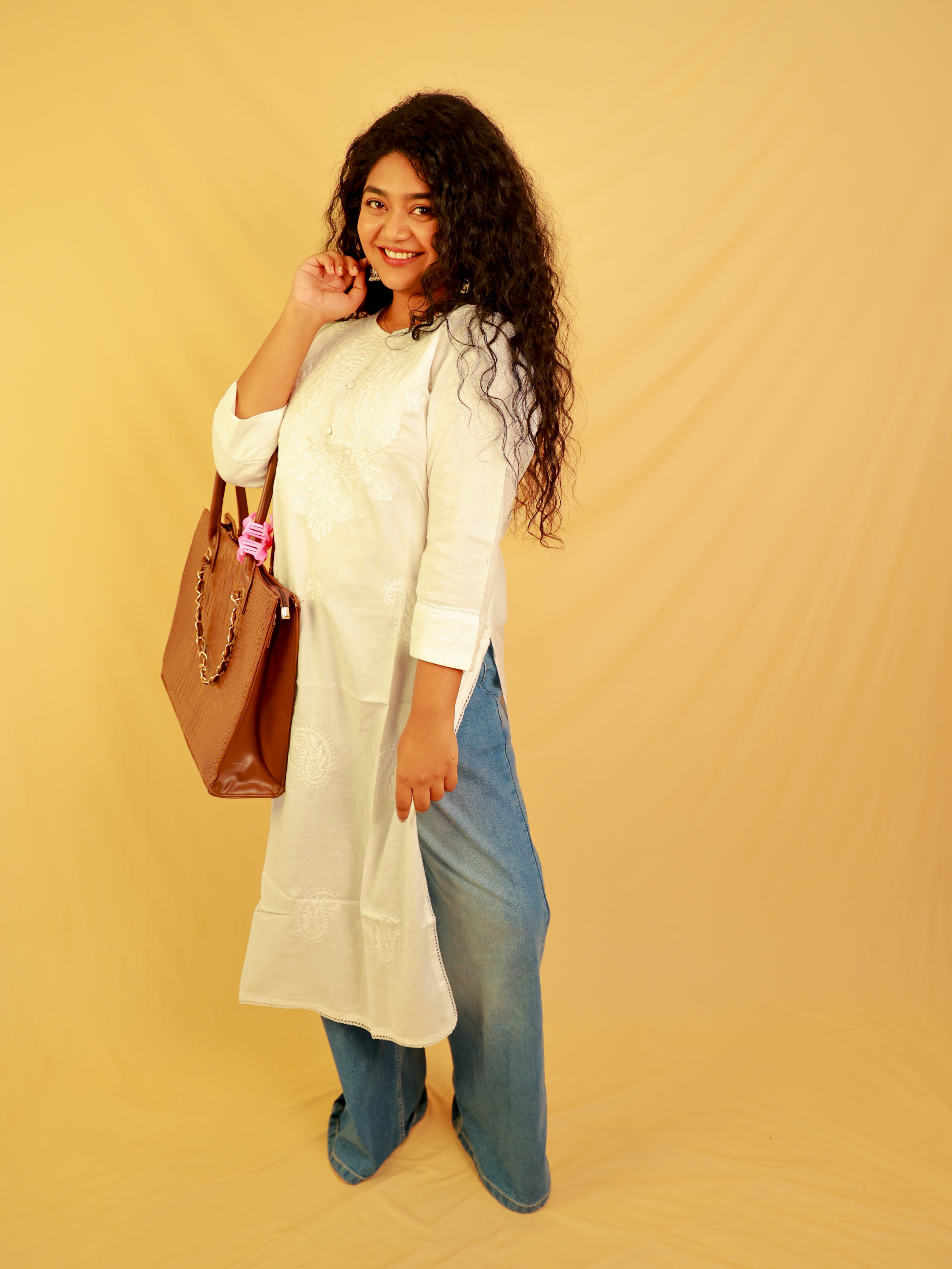 WHITE CHIKANKARI TOP - SU 519
