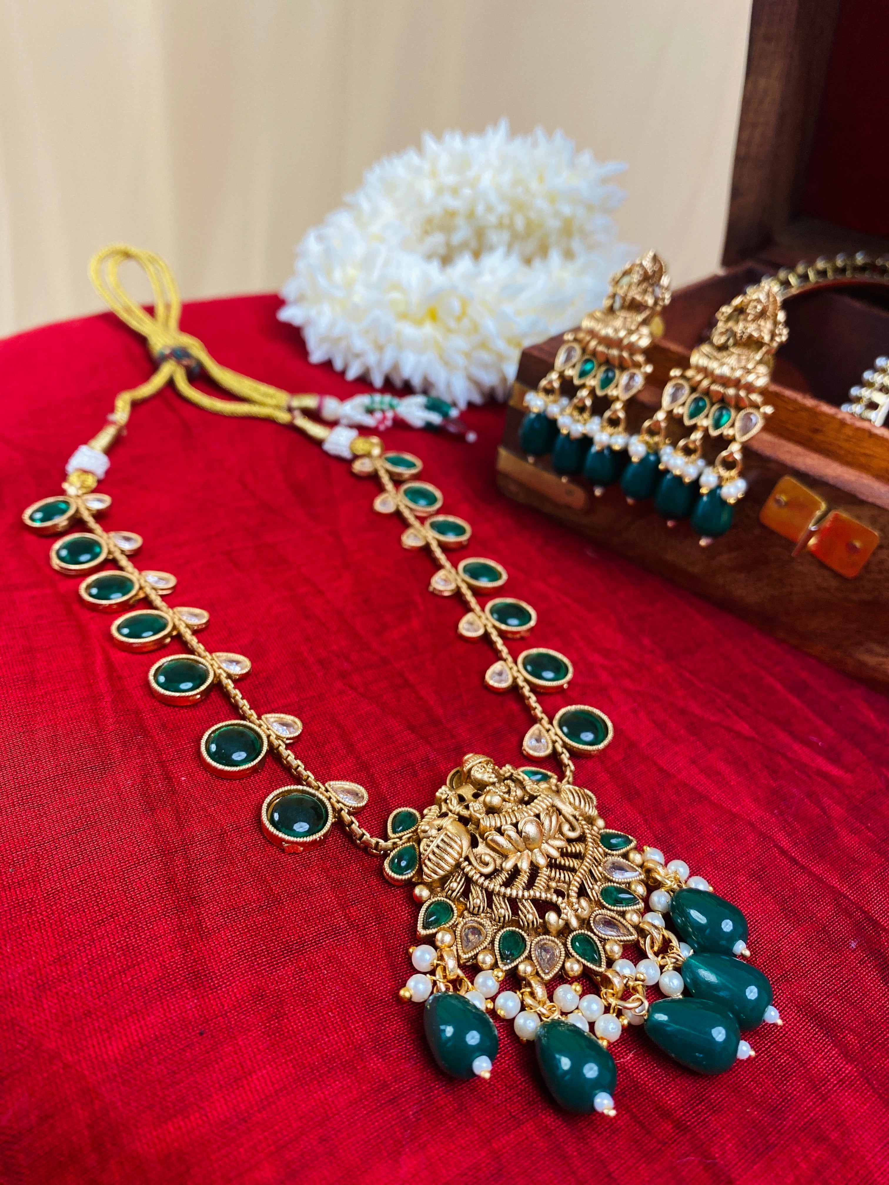 Traditional Temple Design Necklace with Earrings – Green, white & Gold