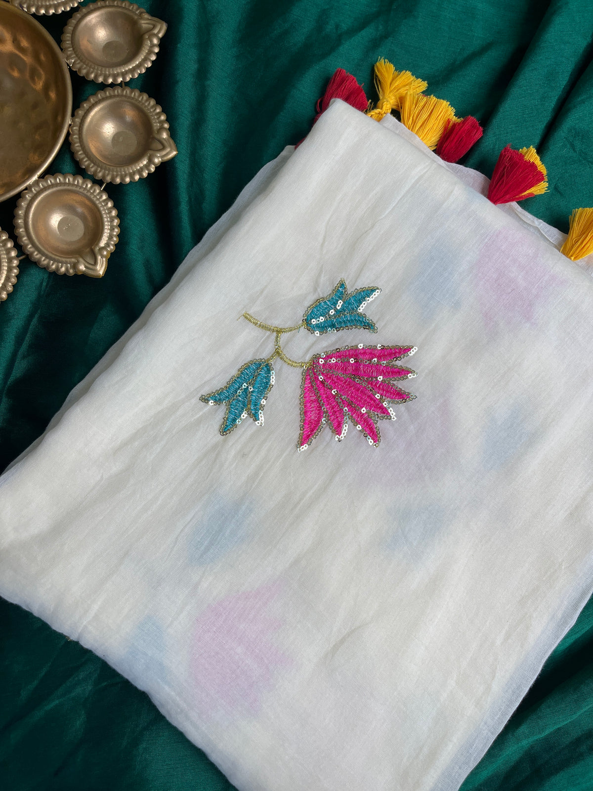 PINK Seequence Lotus🌷 off white mul cotton saree (SU 806)