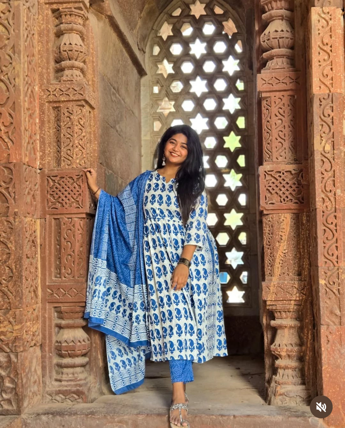 White & Blue Niara cut Kurtha Set - SU 92