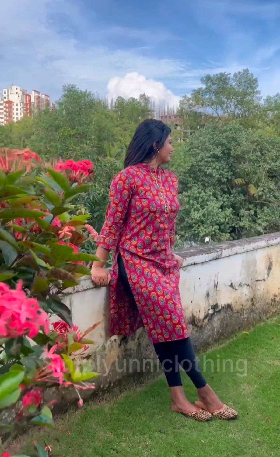 MAROON WITH BLUE FLOWERS (SU 69)