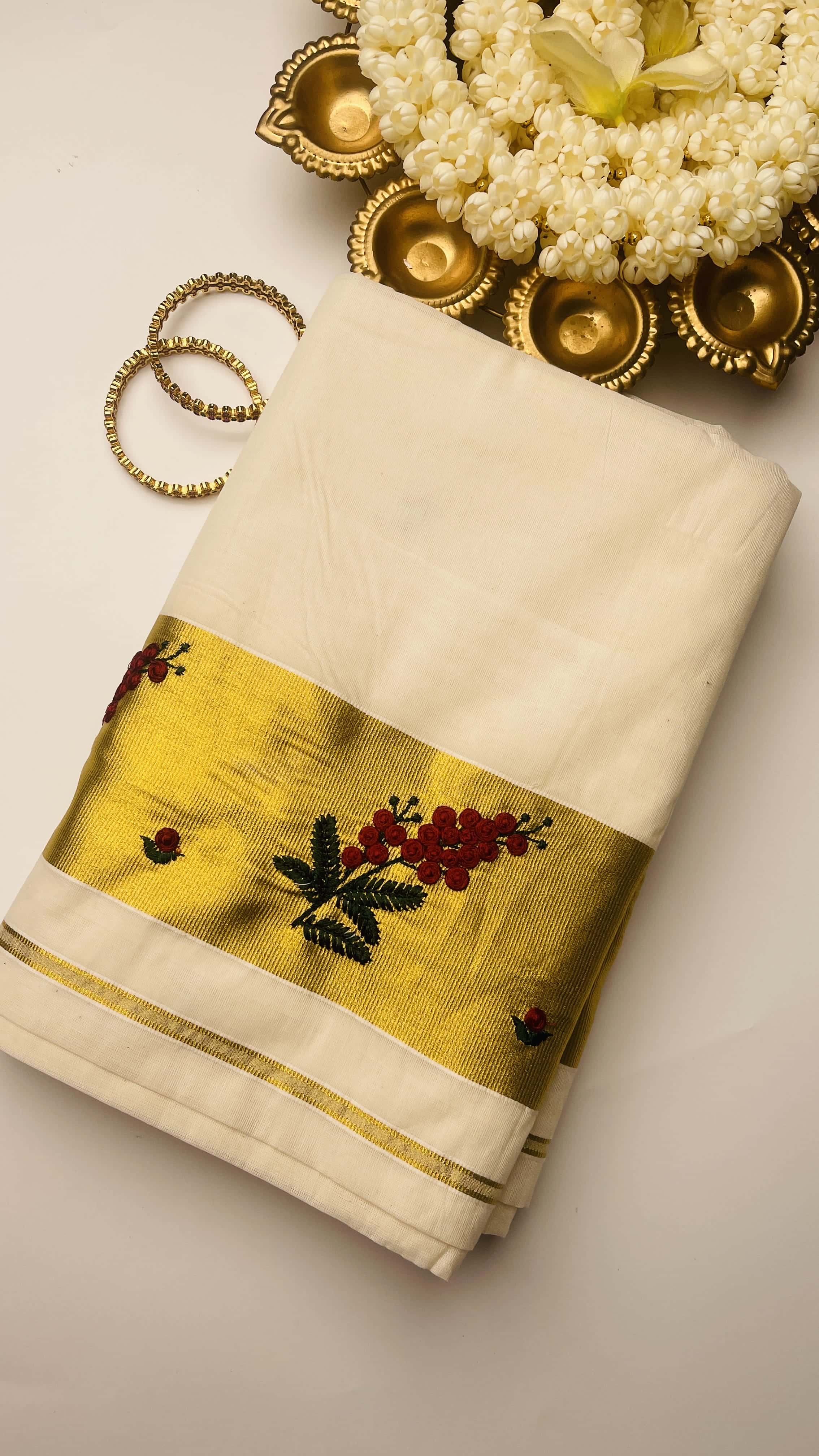 Swarna Mundiri  saree