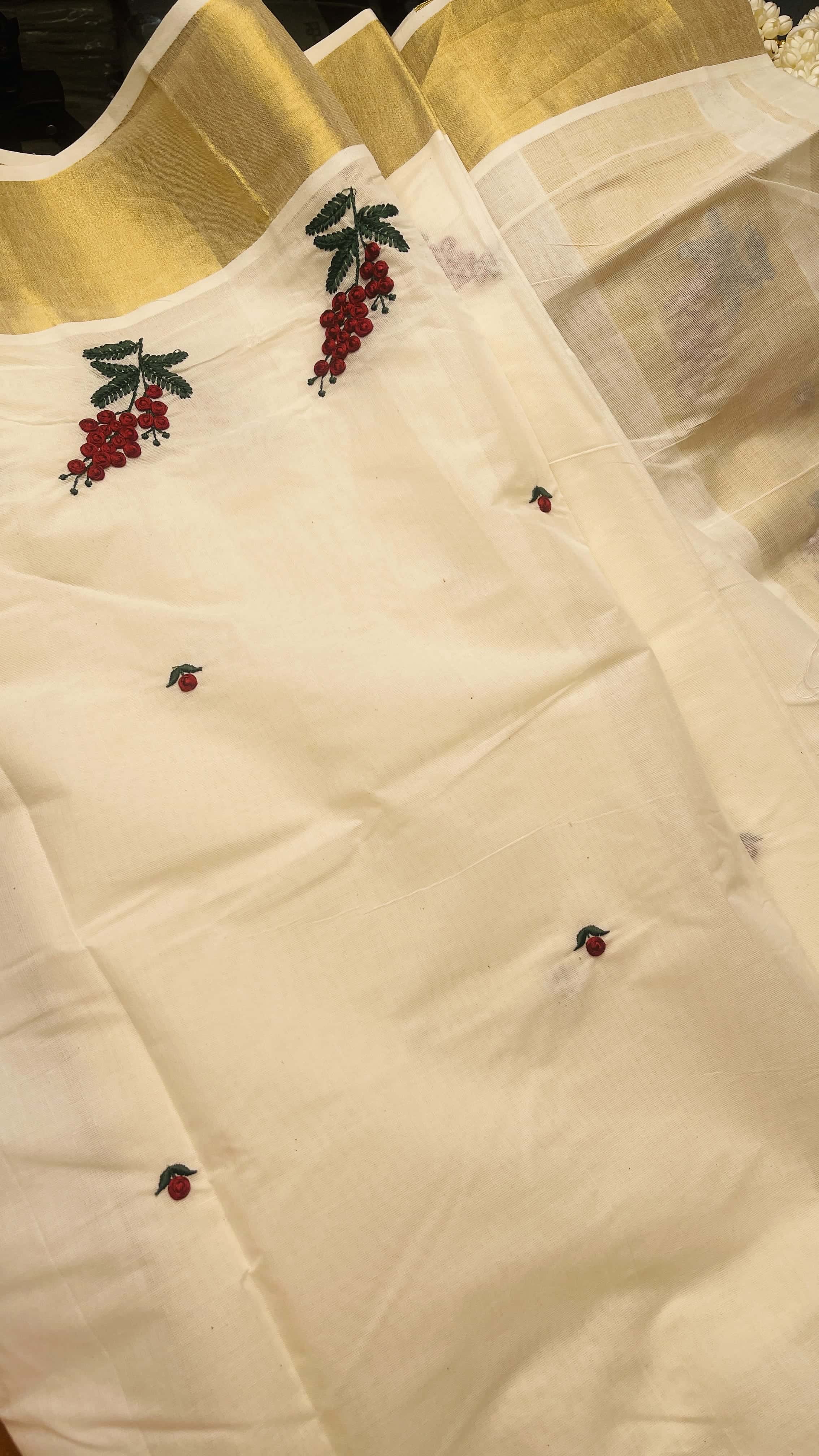 Swarna Mundiri  saree