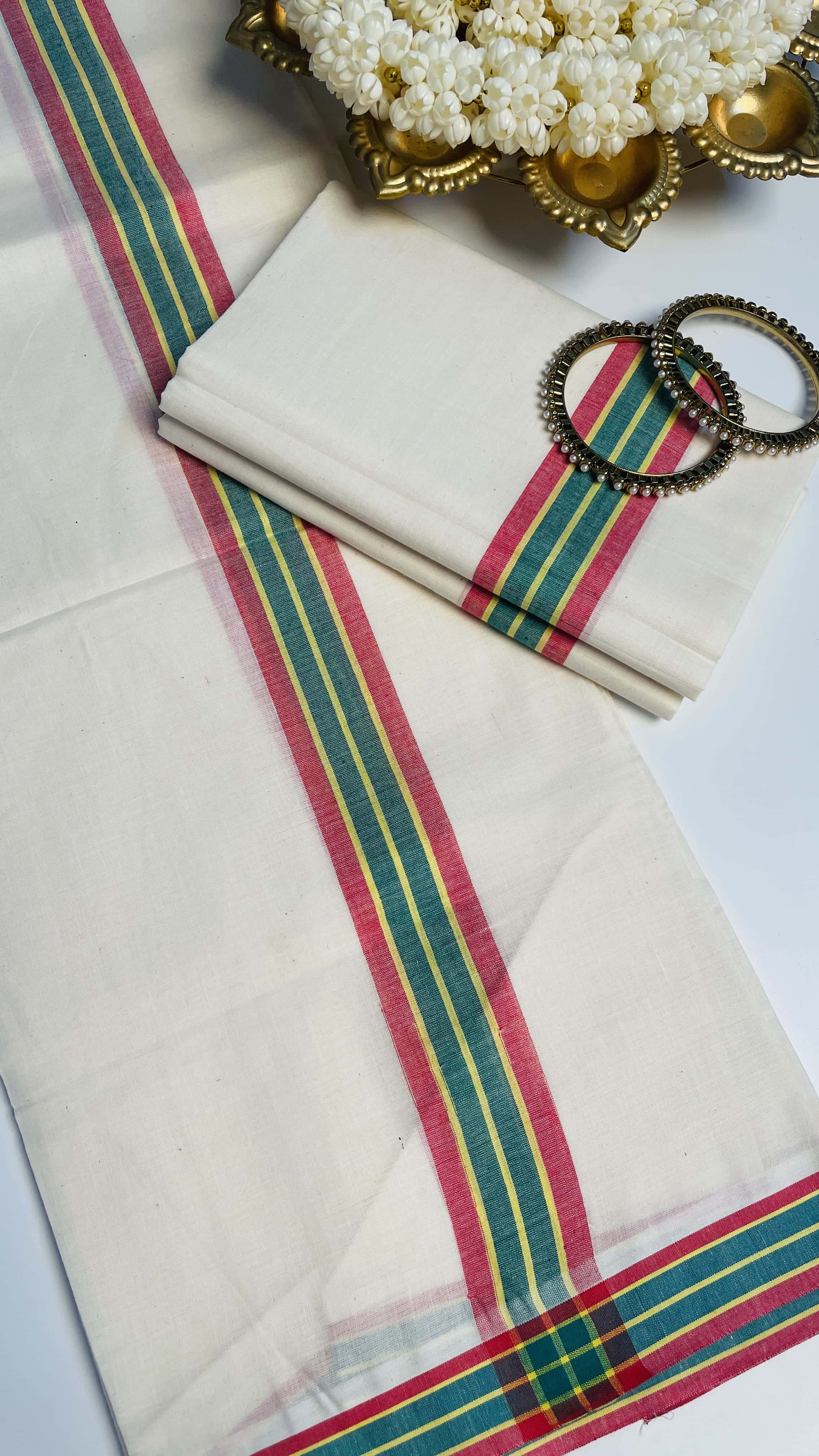 Mulloth set mundu red & green