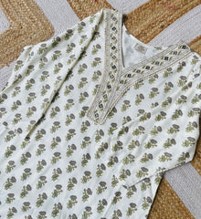 OFF-WHITE V NECK  LOTUS DESIGN TOP -SU 610