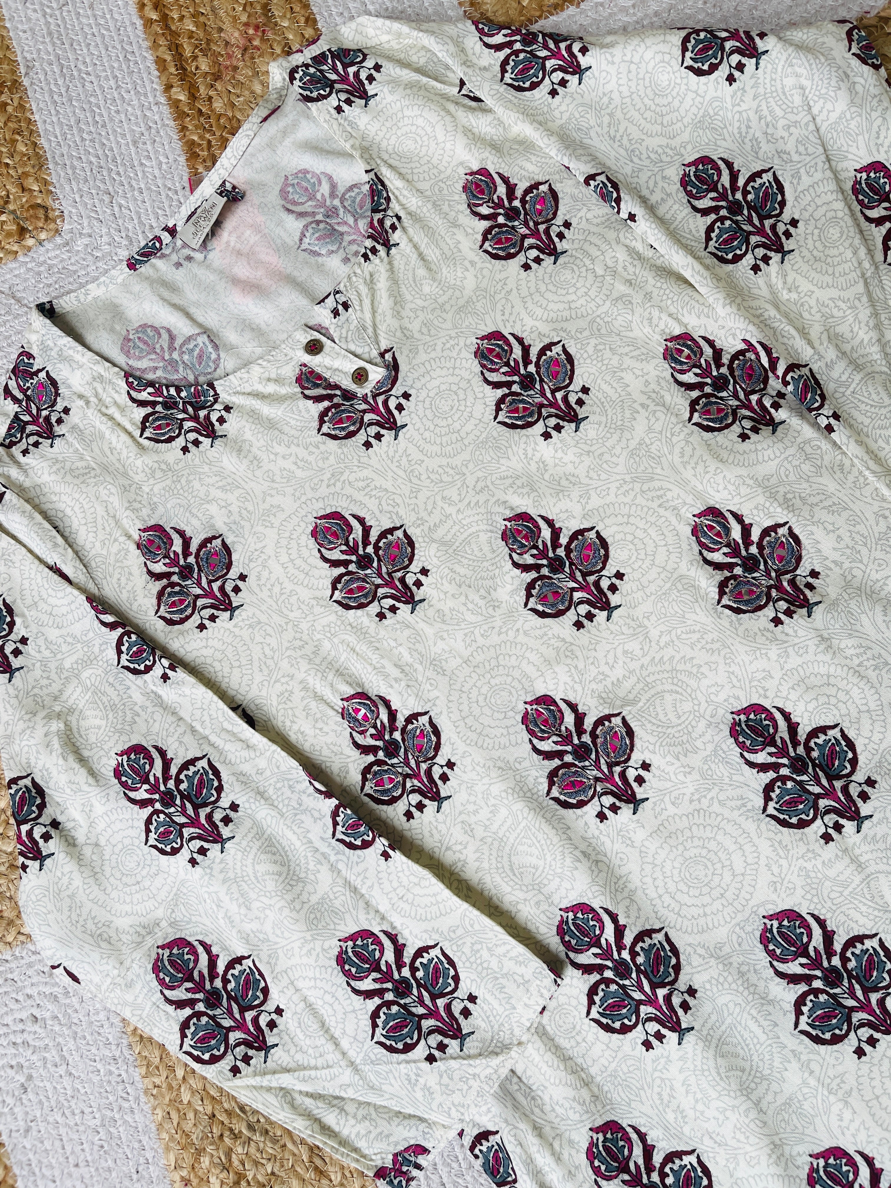 MAGENTA TREE MIRROR WORK DESIGN TOP - SU 611
