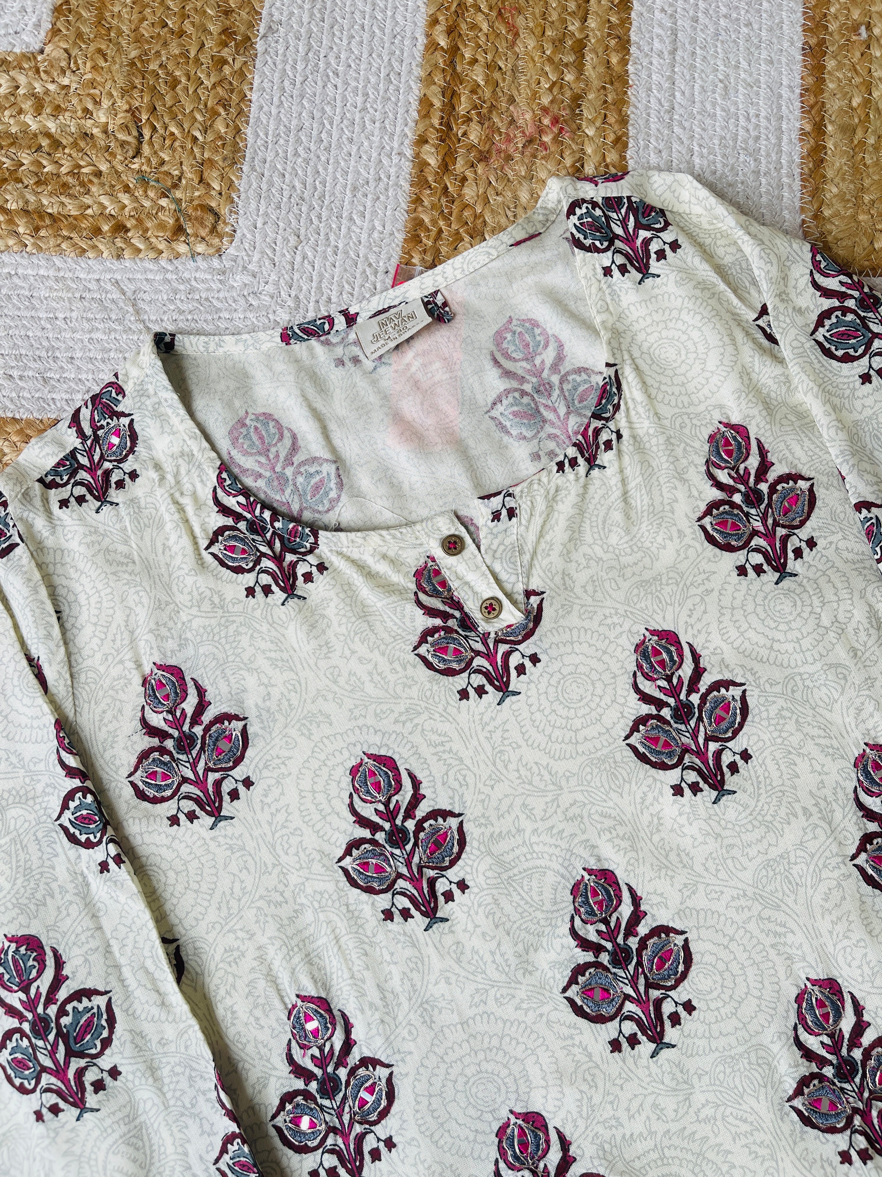 MAGENTA TREE MIRROR WORK DESIGN TOP - SU 611