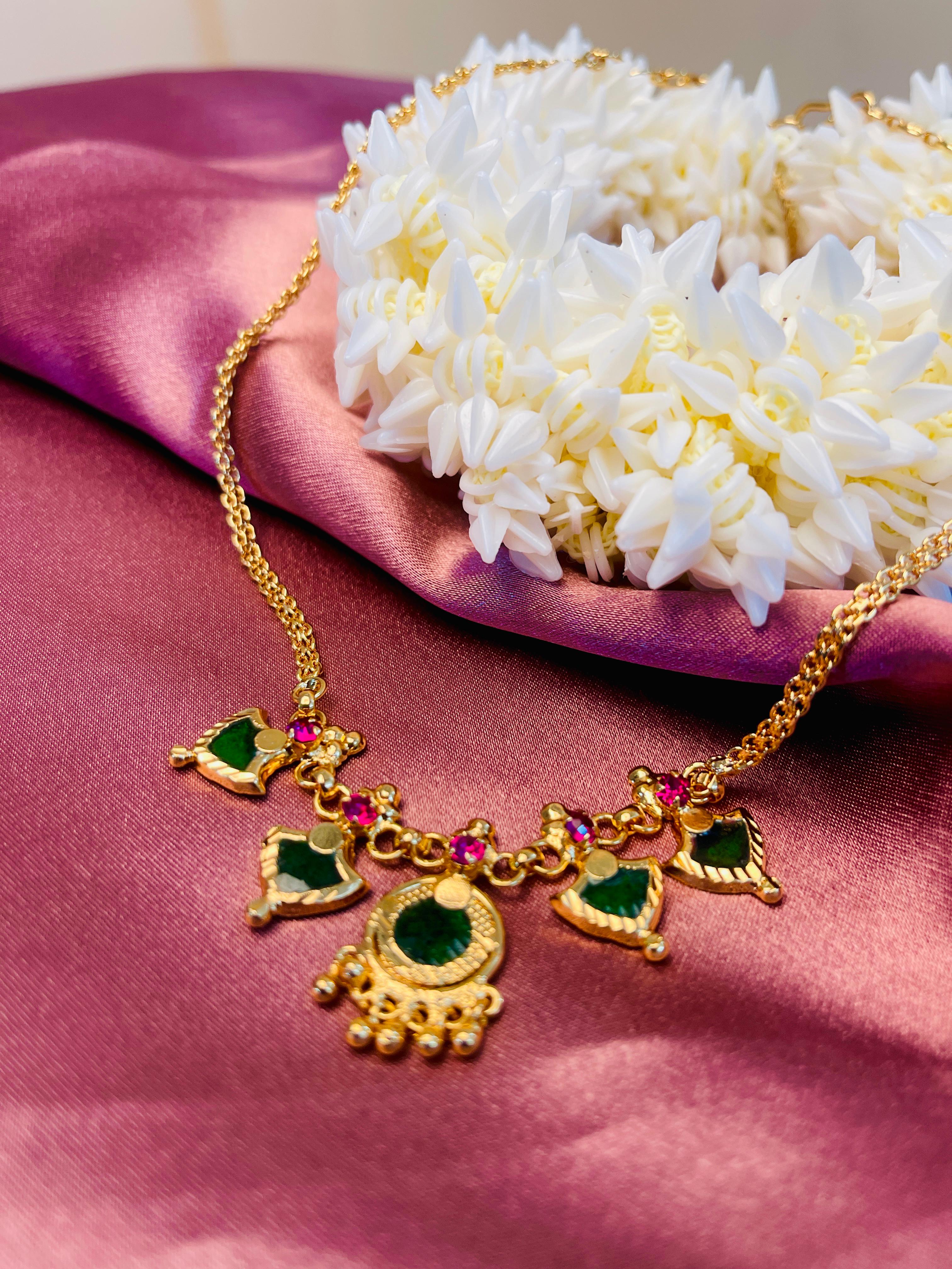 Temple Style Green & Pink Pendant Necklace ✨