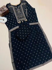Black Gold-Printed Ethnic Kurta 2 piece Set with Tassel Detailing