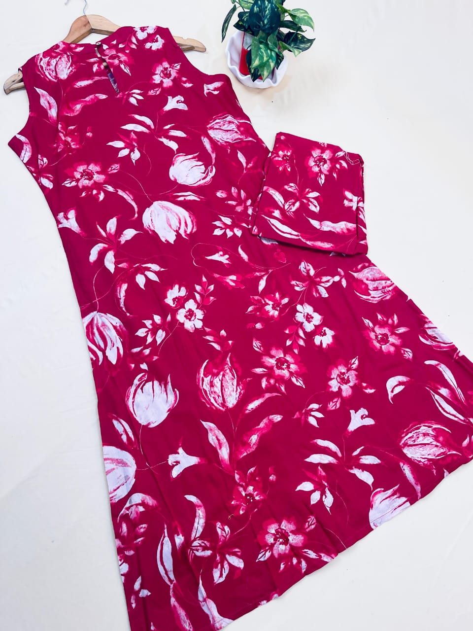 Rosy Red Co-ord Sset (Sleeves Attached)