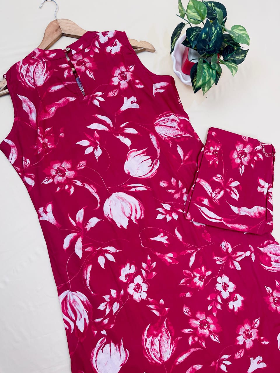 Rosy Red Co-ord Sset (Sleeves Attached)