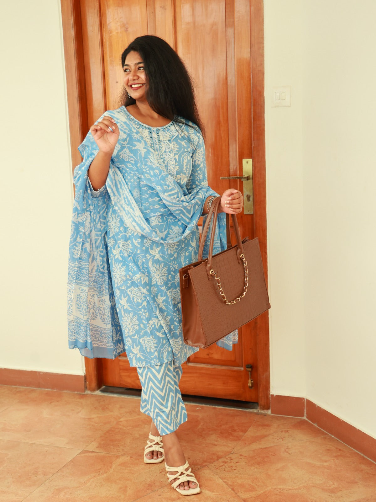 LIGHT BLUE ROUNDNECK 3 PIECE SET