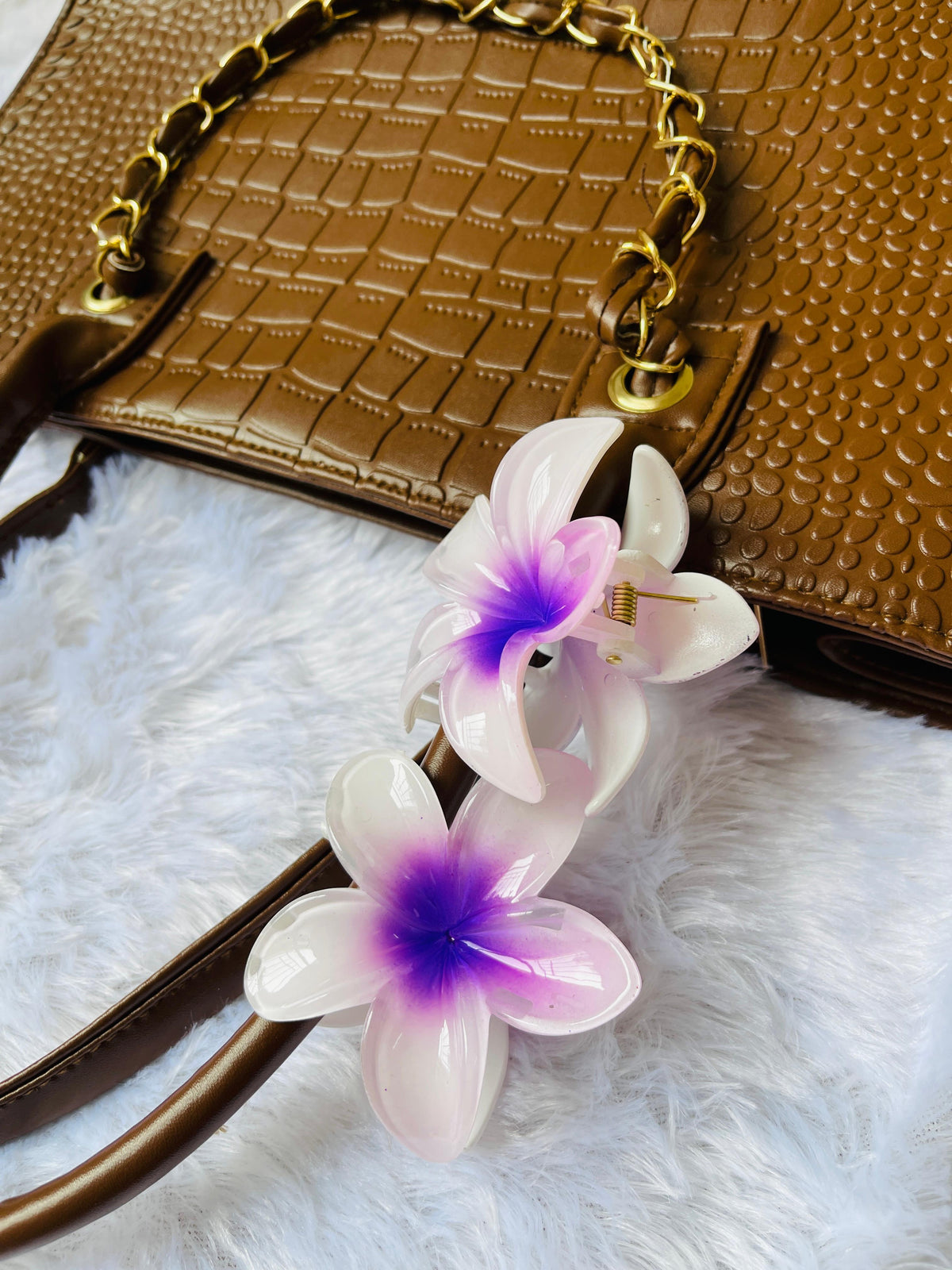 KOREAN CLAW HAIR CLIPS WHITE WITH VIOLET ( SJ 73 ) ( 1 count )