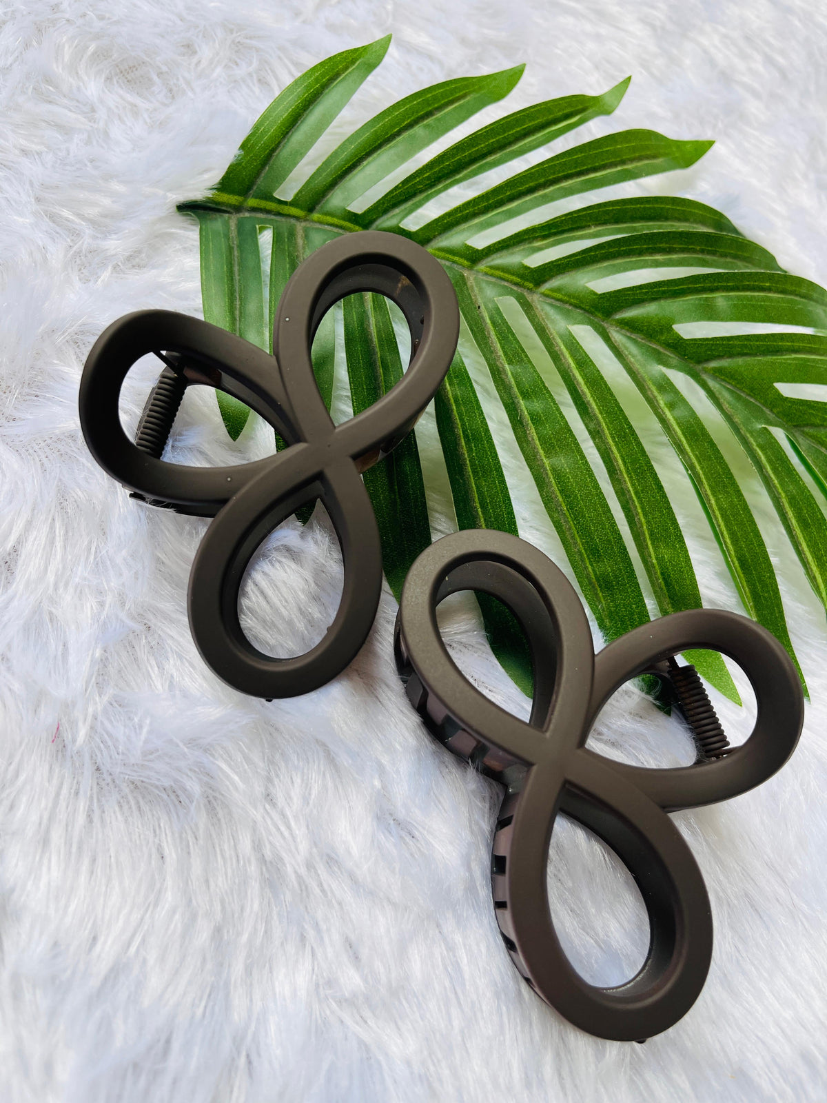 MANDARA HAIR CLAW CILP COFFEE BLACK ( SJ 75 ) ( 1 count )