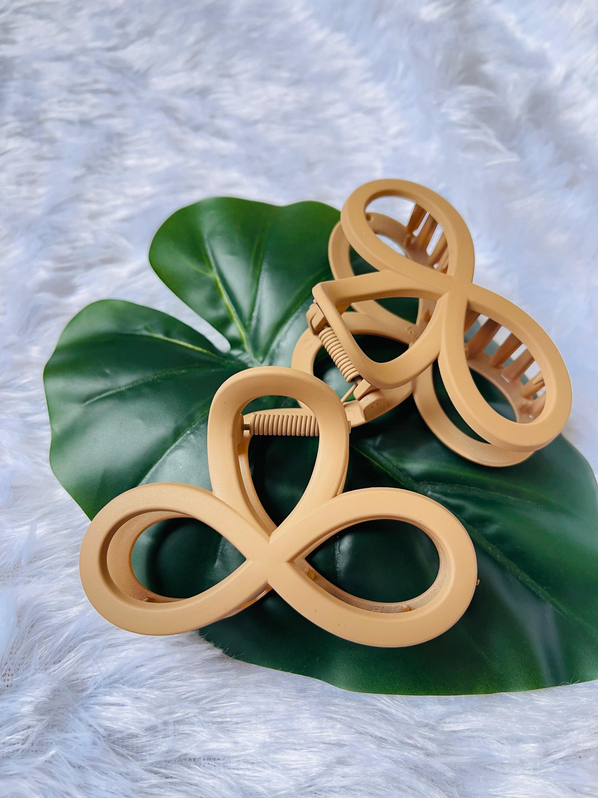 MANDARA HAIR CLAW CILP CREAM ( SJ 75 ) ( 1 count )