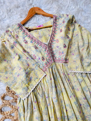 YELLOW FLORAL ALIA CUT KURTHI ( SU 83 )