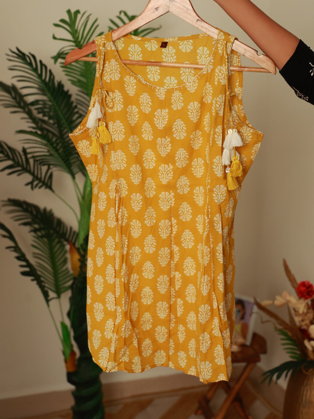 YELLOW SHORT KURTHI (SU 356)