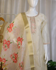 OFF WHITE SALWAR SUIT WITH FLORAL PRINT DUPATTA (SU 211)