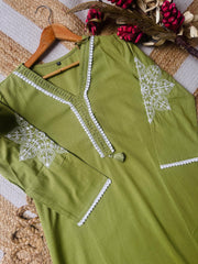 GREEN PLAIN  WITH WHITE BEADS & EMROIDERY KURTHI (SU 617)