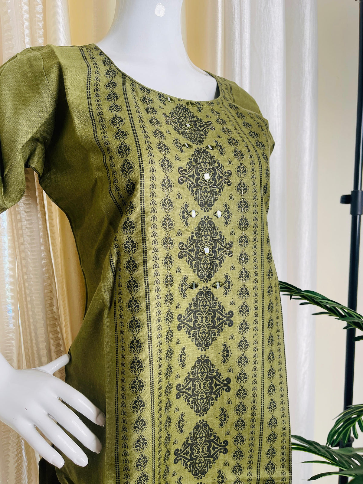 OLIVE GREEN WITH BLACK ART MIRROR WORK KURTHI (SU 626)
