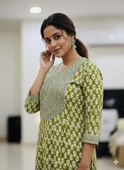 LIGHT GREEN  WITH SEQUENCE WORK KURTHI SET (SU 639)